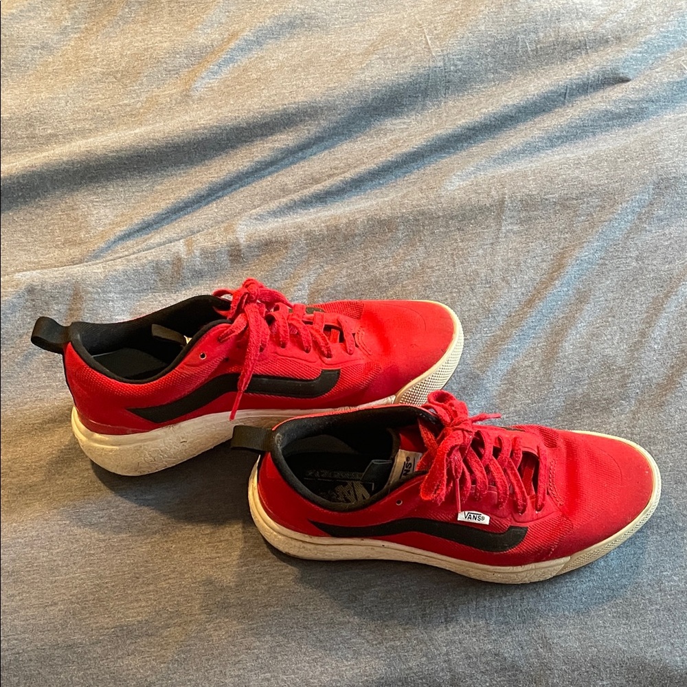 Vans ultra range red men’s 7/womens 8.5